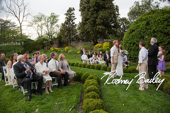 Oatlands Historic House and Gardens Weddings_wedding photography Oatlands Historic House and Gardens Virginia_Oatlands Historic House and Gardens Leesburg Virginia Wedding Photographer