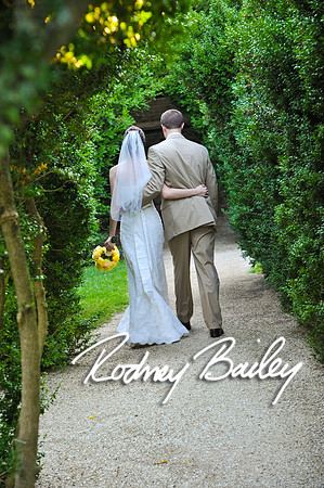 Oatlands Historic House and Gardens Weddings_wedding photography Oatlands Historic House and Gardens Virginia_Oatlands Historic House and Gardens Leesburg Virginia Wedding Photographer