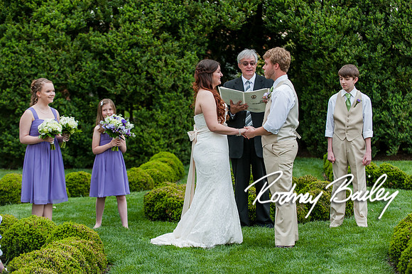 Oatlands Historic House and Gardens Weddings_wedding photography Oatlands Historic House and Gardens Virginia_Oatlands Historic House and Gardens Leesburg Virginia Wedding Photographer