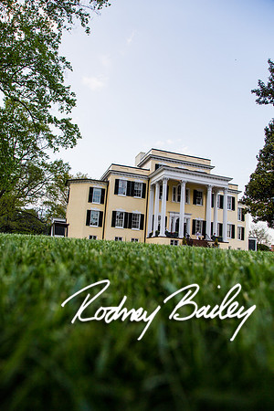 Oatlands Historic House and Gardens Weddings_wedding photography Oatlands Historic House and Gardens Virginia_Oatlands Historic House and Gardens Leesburg Virginia Wedding Photographer