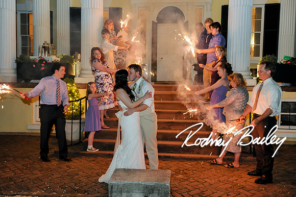 Oatlands Historic House and Gardens Weddings_wedding photography Oatlands Historic House and Gardens Virginia_Oatlands Historic House and Gardens Leesburg Virginia Wedding Photographer
