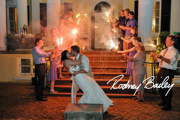 Oatlands Historic House and Gardens Weddings_wedding photography Oatlands Historic House and Gardens Virginia_Oatlands Historic House and Gardens Leesburg Virginia Wedding Photographer