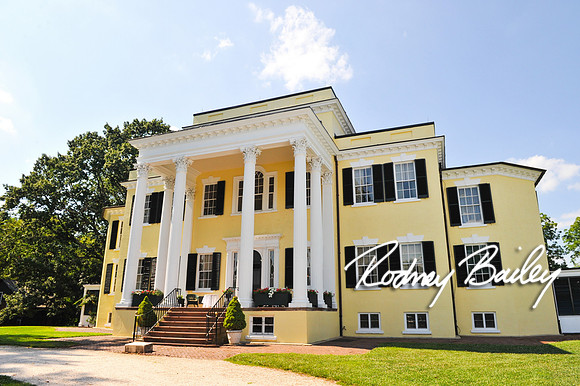 Oatlands Historic House and Gardens Weddings_wedding photography Oatlands Historic House and Gardens Virginia_Oatlands Historic House and Gardens Leesburg Virginia Wedding Photographer