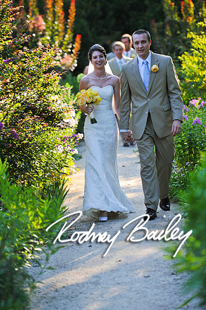 Oatlands Historic House and Gardens Weddings_wedding photography Oatlands Historic House and Gardens Virginia_Oatlands Historic House and Gardens Leesburg Virginia Wedding Photographer
