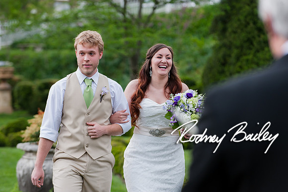 Oatlands Historic House and Gardens Weddings_wedding photography Oatlands Historic House and Gardens Virginia_Oatlands Historic House and Gardens Leesburg Virginia Wedding Photographer