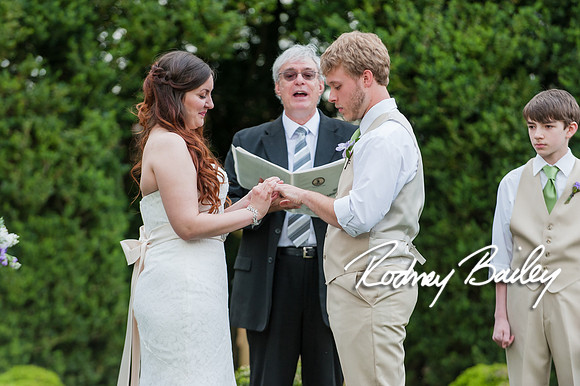 Oatlands Historic House and Gardens Weddings_wedding photography Oatlands Historic House and Gardens Virginia_Oatlands Historic House and Gardens Leesburg Virginia Wedding Photographer