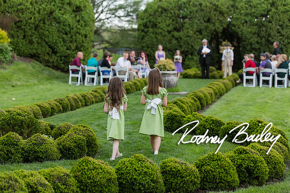 Oatlands Historic House and Gardens Weddings_wedding photography Oatlands Historic House and Gardens Virginia_Oatlands Historic House and Gardens Leesburg Virginia Wedding Photographer
