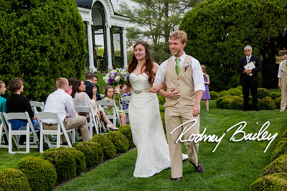Oatlands Historic House and Gardens Weddings_wedding photography Oatlands Historic House and Gardens Virginia_Oatlands Historic House and Gardens Leesburg Virginia Wedding Photographer
