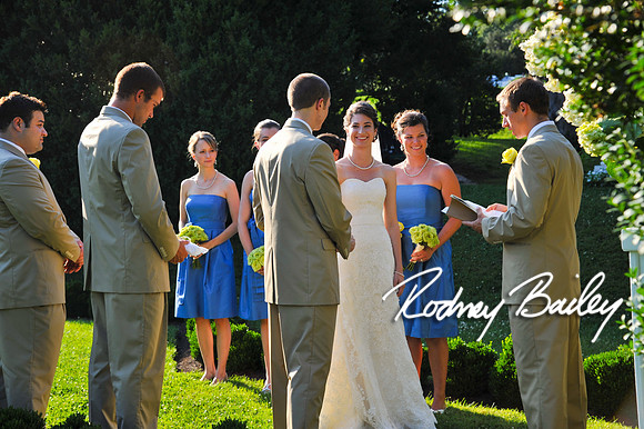 Oatlands Historic House and Gardens Weddings_wedding photography Oatlands Historic House and Gardens Virginia_Oatlands Historic House and Gardens Leesburg Virginia Wedding Photographer