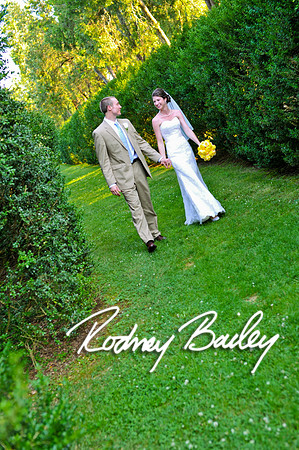 Oatlands Historic House and Gardens Weddings_wedding photography Oatlands Historic House and Gardens Virginia_Oatlands Historic House and Gardens Leesburg Virginia Wedding Photographer