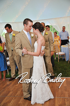 Oatlands Historic House and Gardens Weddings_wedding photography Oatlands Historic House and Gardens Virginia_Oatlands Historic House and Gardens Leesburg Virginia Wedding Photographer