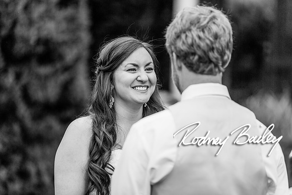 Oatlands Historic House and Gardens Weddings_wedding photography Oatlands Historic House and Gardens Virginia_Oatlands Historic House and Gardens Leesburg Virginia Wedding Photographer