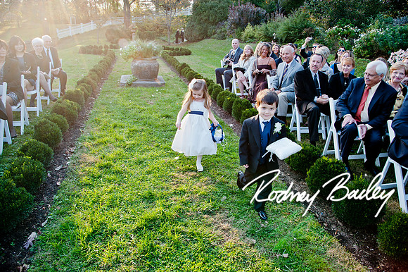 Oatlands Historic House and Gardens Weddings_wedding photography Oatlands Historic House and Gardens Virginia_Oatlands Historic House and Gardens Leesburg Virginia Wedding Photographer